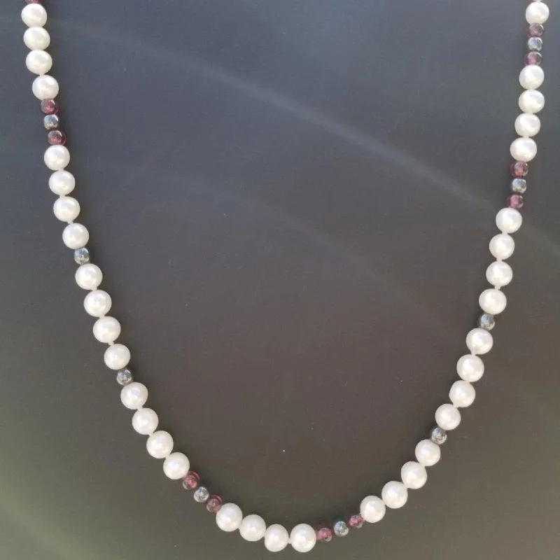 women’s crystal necklaces-Pearls and Beads Necklace