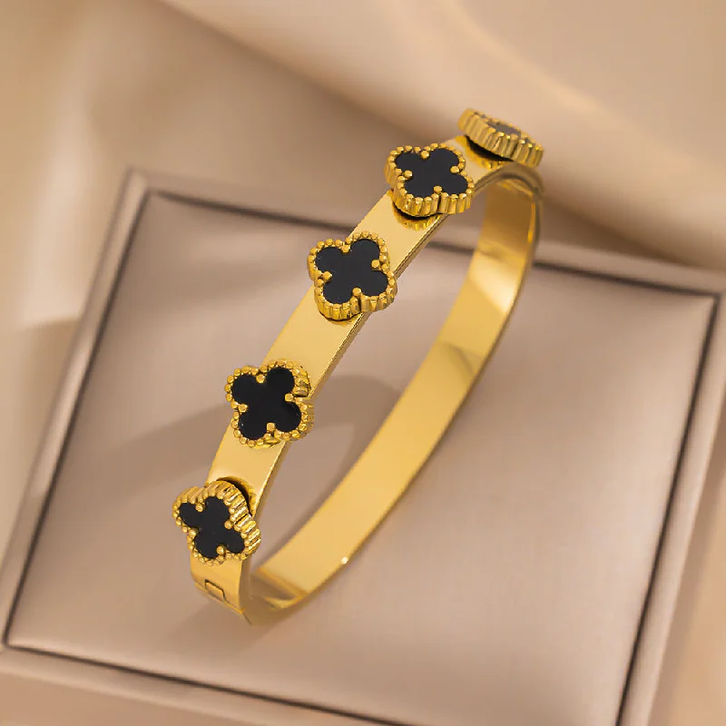 182 Gold Black Clover Bracelet