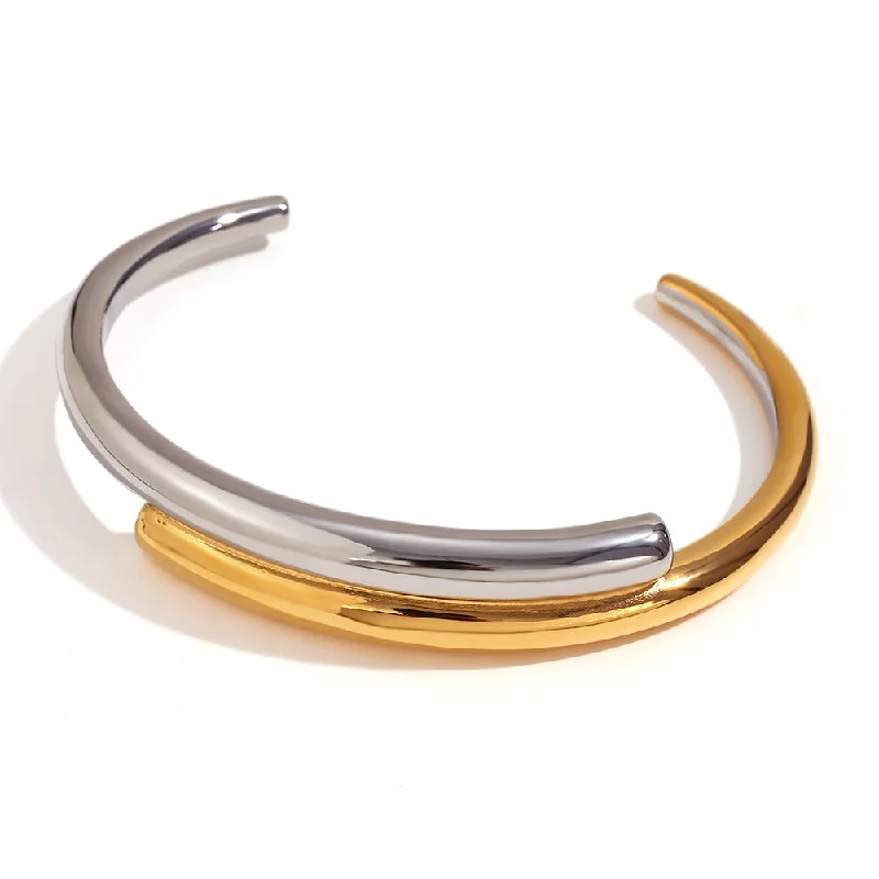 Double layered interlocking opening bracelet - gold