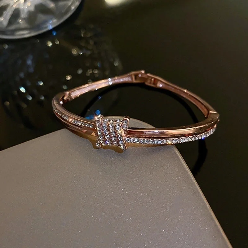 women’s infinity bangles-Simple Style Letter Solid Color Copper Zircon Bangle In Bulk