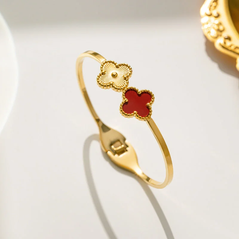 158 Golden Clover Red Shell Laser Bracelet