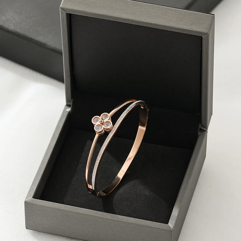 131 Lucky Grass Bracelet Rose Gold