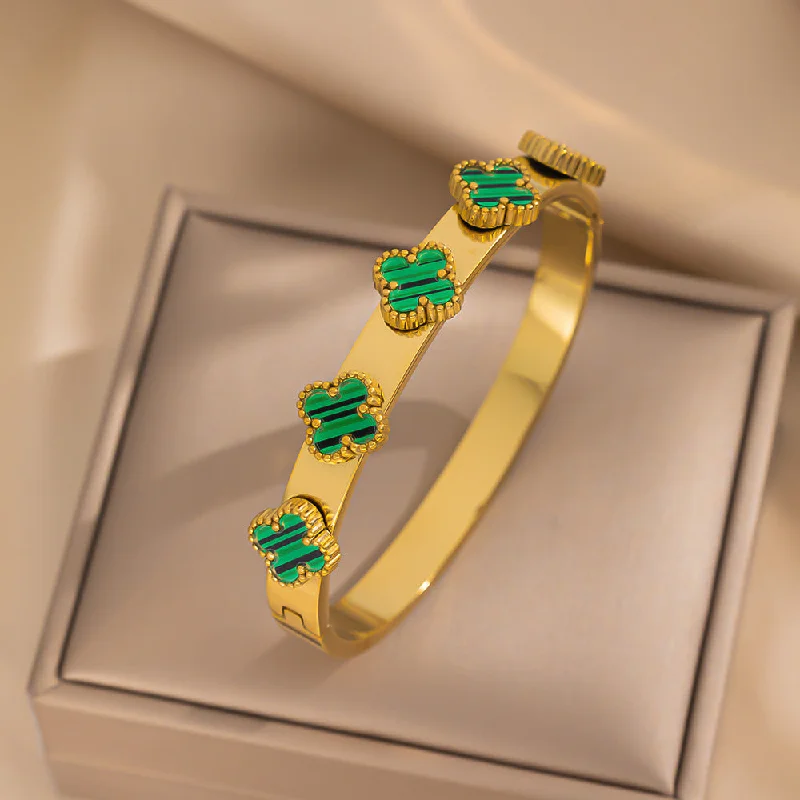 182 Golden Green Clover Bracelet