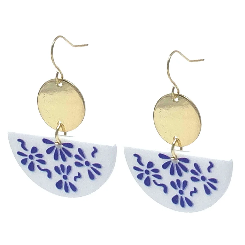 women’s bold earrings-Gold Disc White Resin Half Circle Fan Earrings