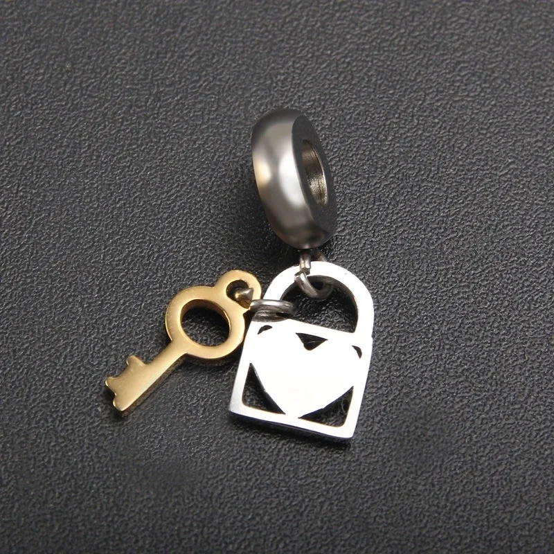 |PA07-7 Key Lock Pendant