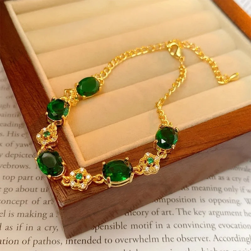 33# Emerald Flower Bracelet. (Real Gold Plating)