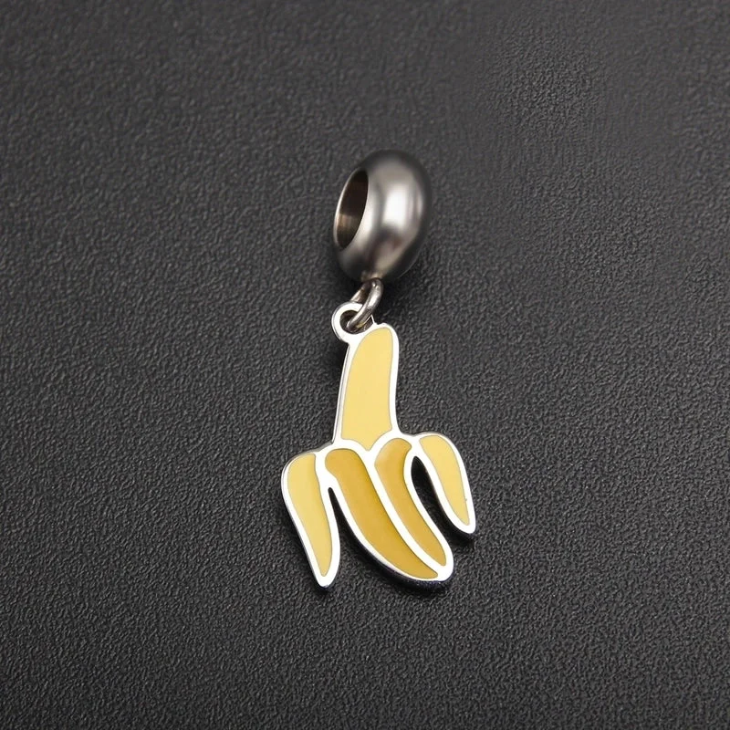 |PA02-7 Banana Pendant