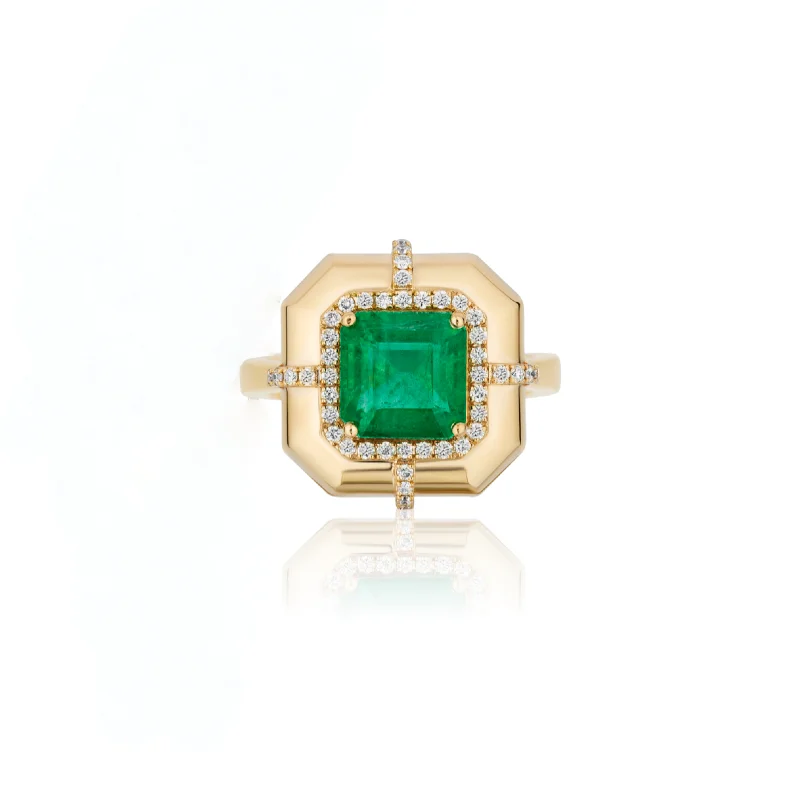 women’s ruby rings-Sophisticated Square Cut Emerald Ring