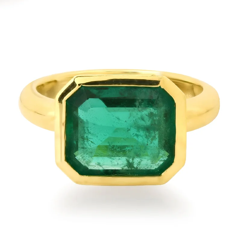 custom rings for women-Bold Bezel Set Emerald Ring