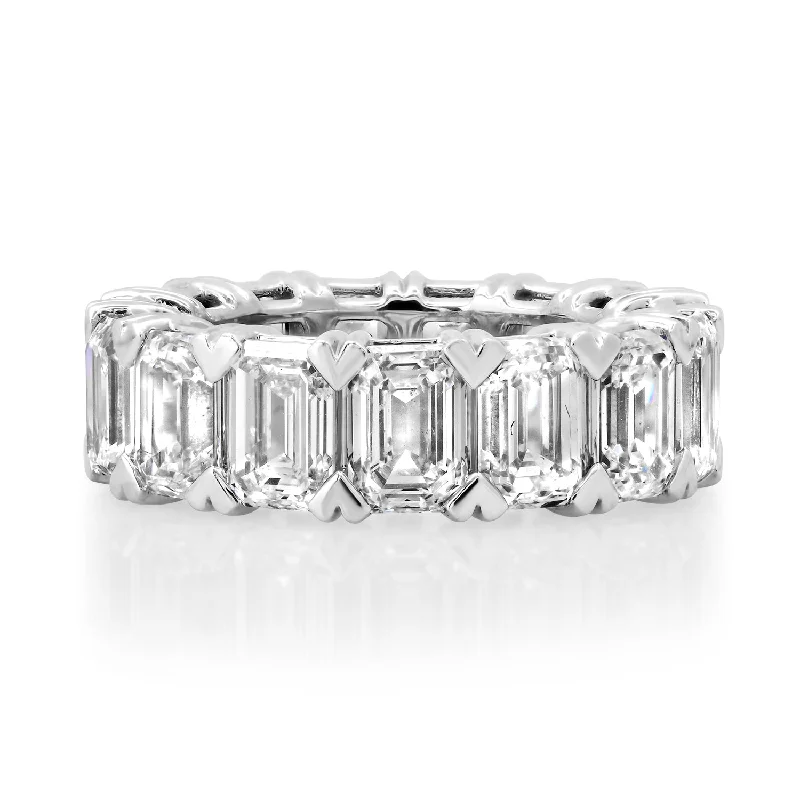 women’s luxurious wedding rings-Emerald Cut Lab Grown Diamond Eternity Band Ring with Heart Prongs